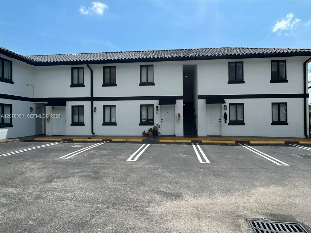 3417 NW 22nd Ave #12 Miami, FL 33142