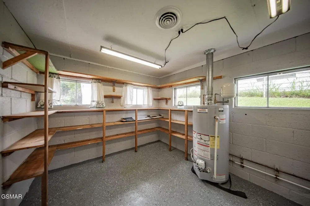 359 Old Knoxville Highway Newport, TN 37821