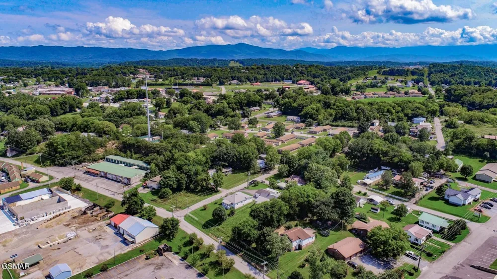 359 Old Knoxville Highway Newport, TN 37821