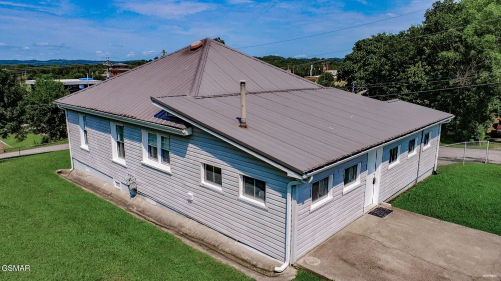 359 Old Knoxville Highway Newport, TN 37821