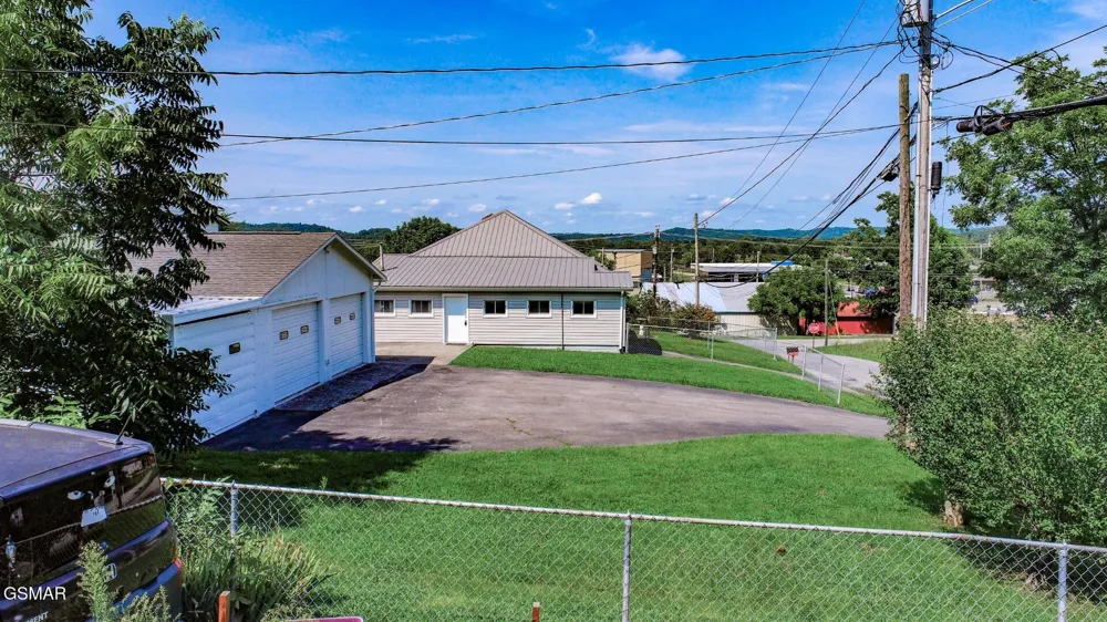 359 Old Knoxville Highway Newport, TN 37821