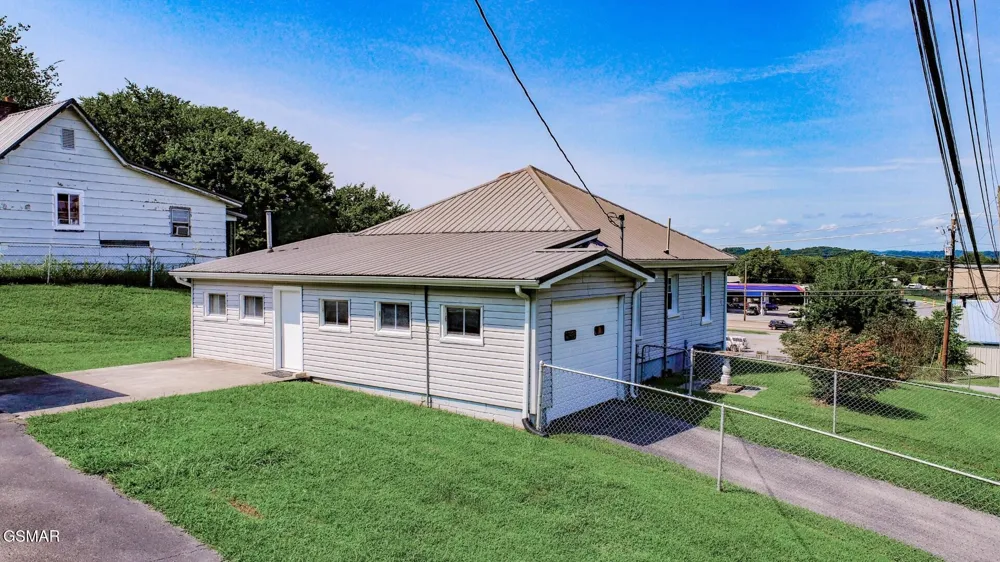 359 Old Knoxville Highway Newport, TN 37821