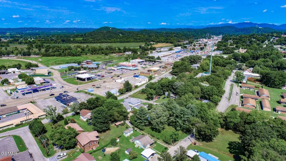 359 Old Knoxville Highway Newport, TN 37821