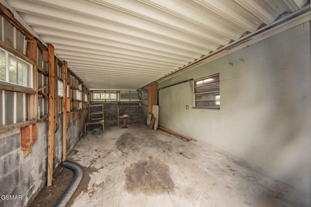 359 Old Knoxville Highway Newport, TN 37821