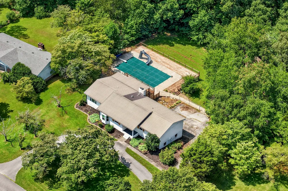 2727 Old Salem Dr Cookeville, TN 38506