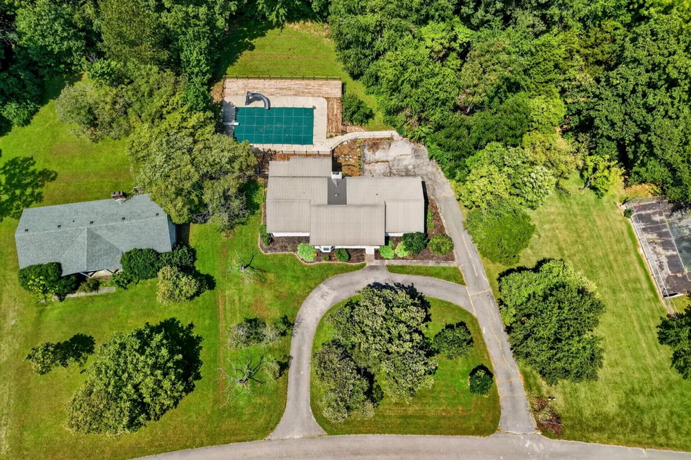 2727 Old Salem Dr Cookeville, TN 38506