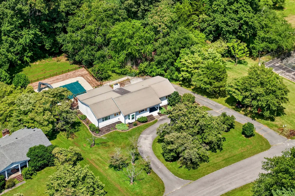 2727 Old Salem Dr Cookeville, TN 38506