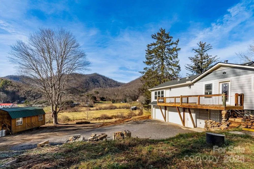 2888 Beaverdam Road Canton, NC 28716