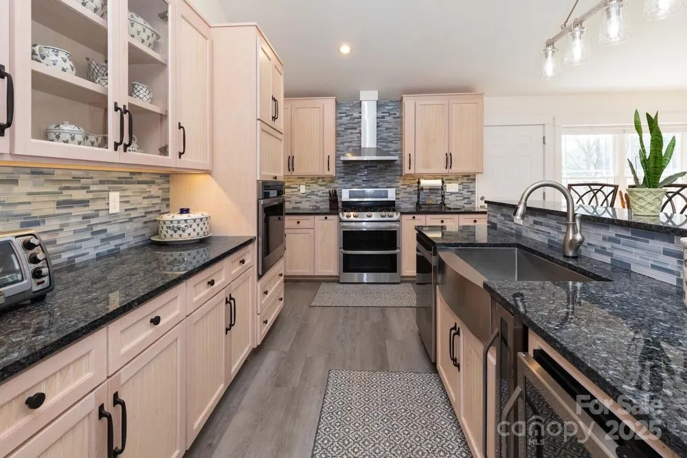 2888 Beaverdam Road Canton, NC 28716