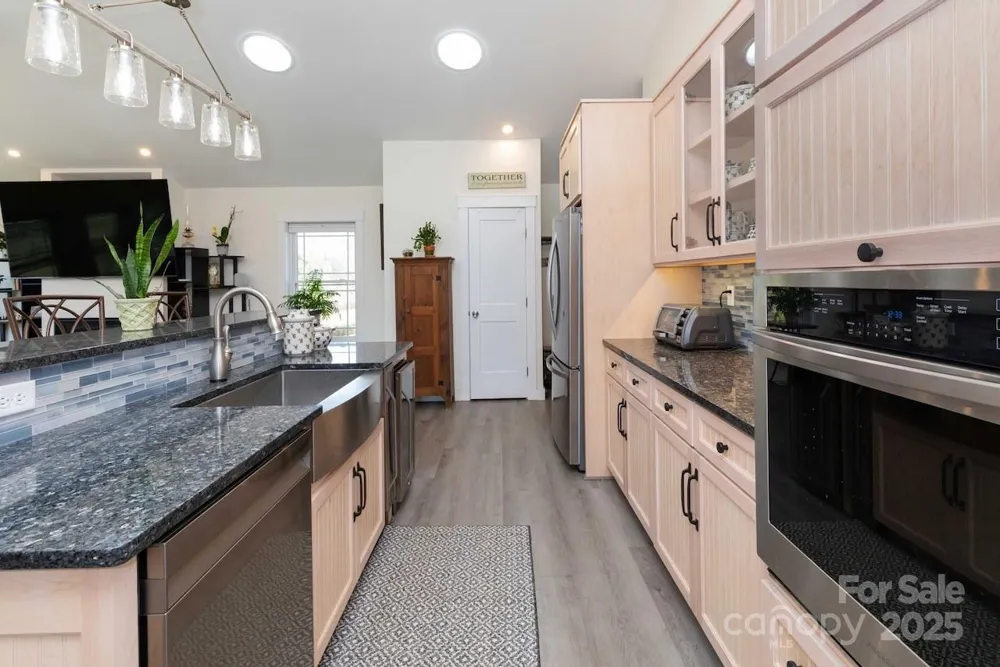 2888 Beaverdam Road Canton, NC 28716