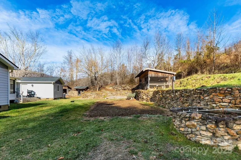2888 Beaverdam Road Canton, NC 28716
