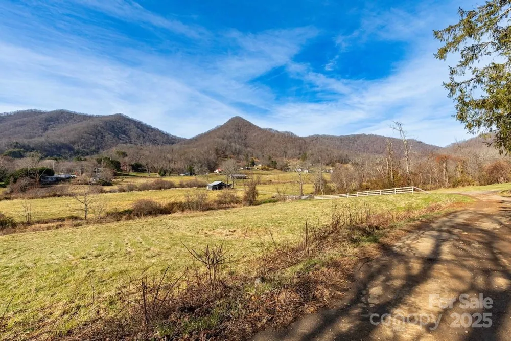 2888 Beaverdam Road Canton, NC 28716