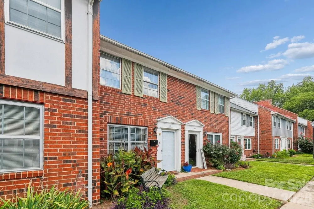 1300 Larchmont Place #303 Salisbury, NC 28144