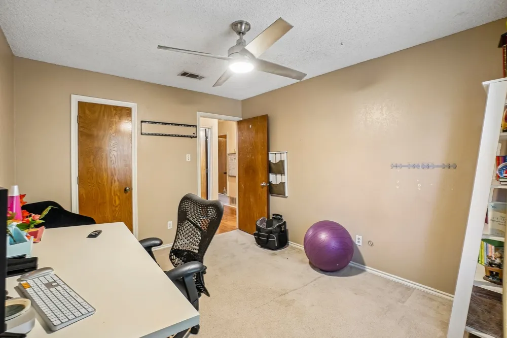 335 Robin Hill Lane Duncanville, TX 75137
