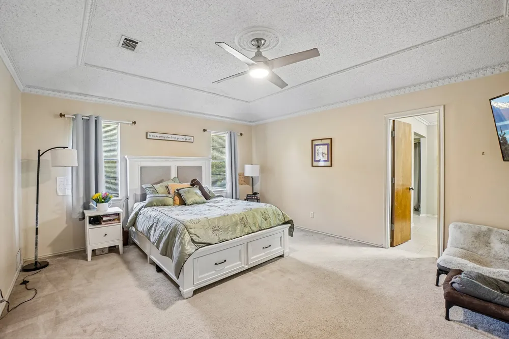 335 Robin Hill Lane Duncanville, TX 75137