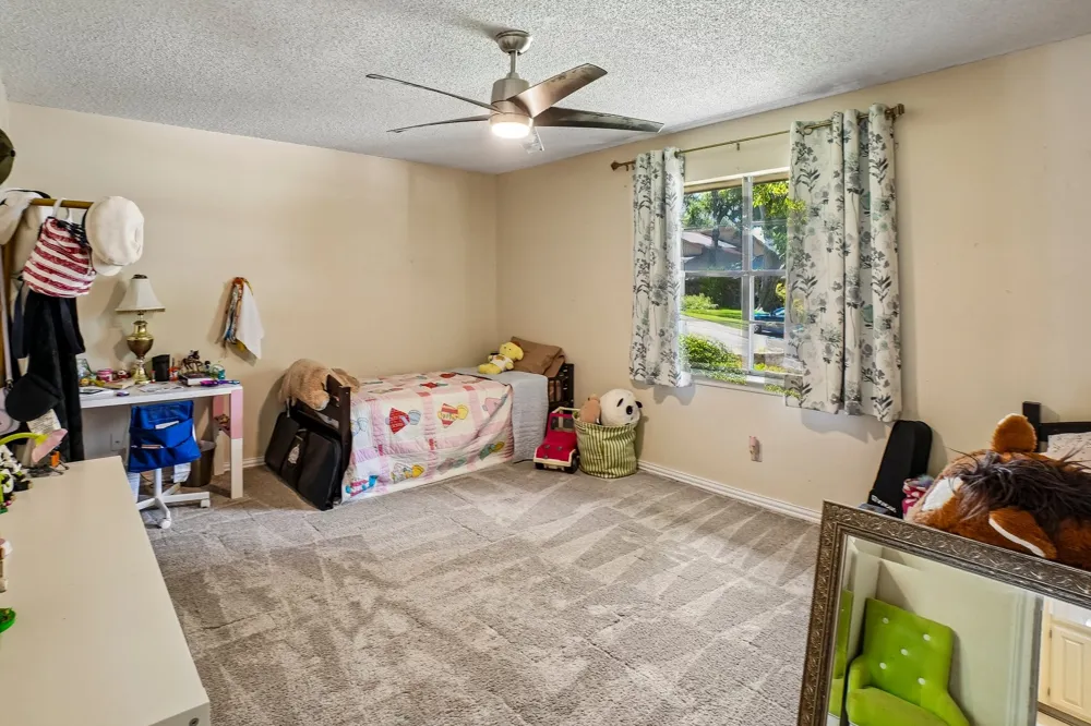 335 Robin Hill Lane Duncanville, TX 75137