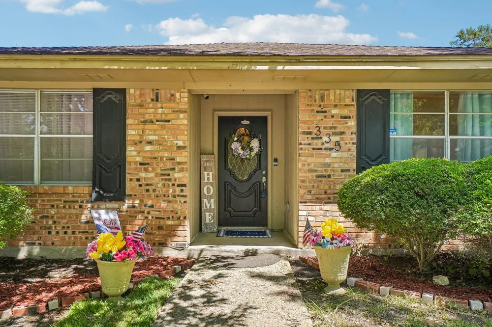 335 Robin Hill Lane Duncanville, TX 75137