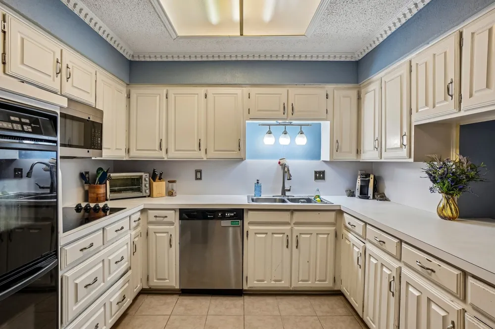 335 Robin Hill Lane Duncanville, TX 75137