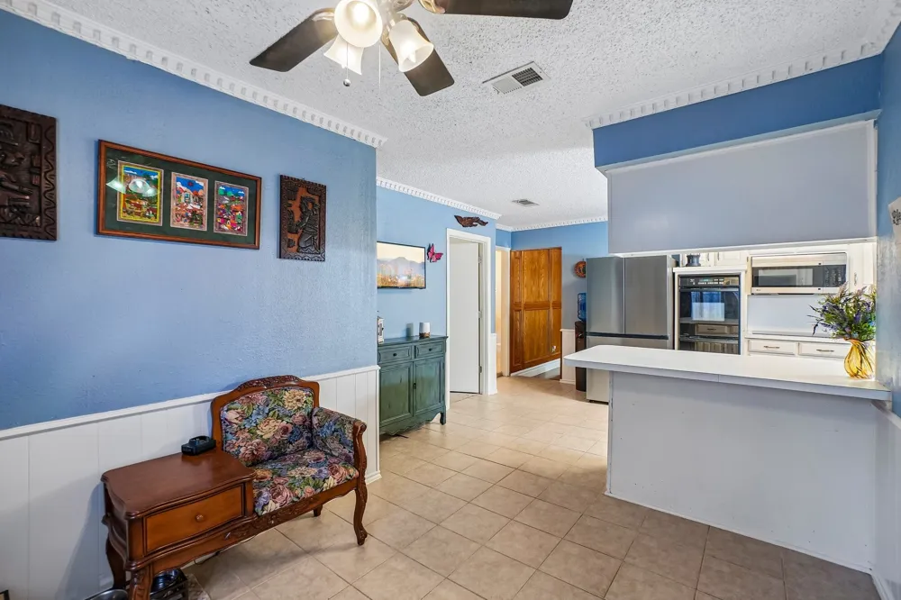 335 Robin Hill Lane Duncanville, TX 75137