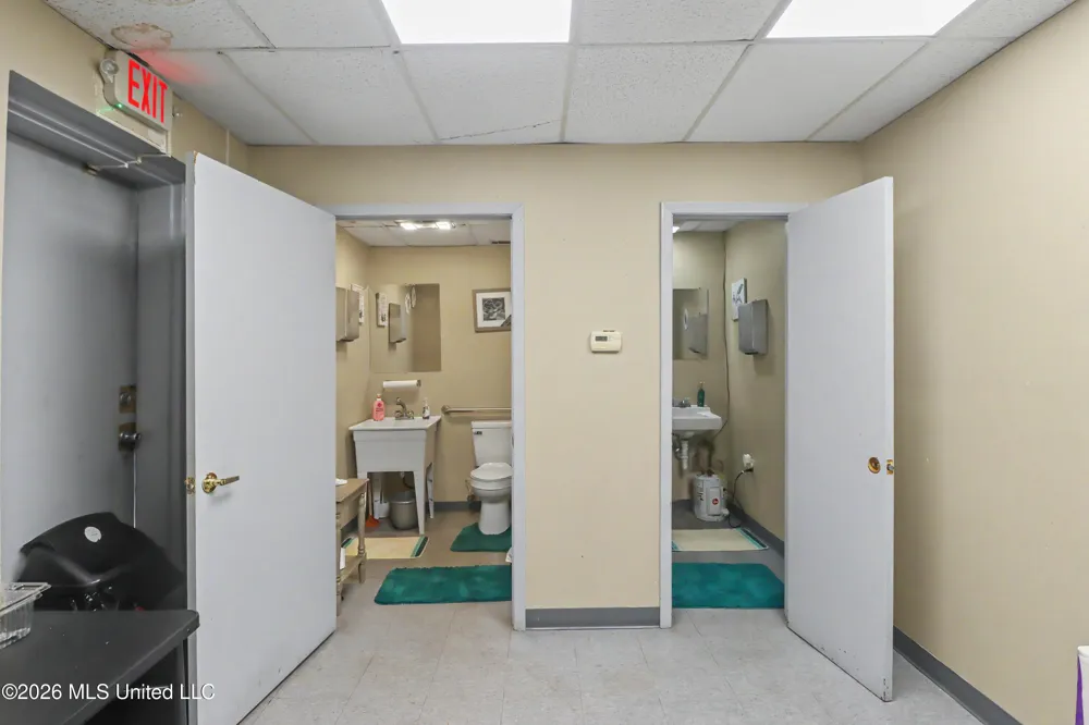 1405 Aston Avenue Mccomb, MS 39648