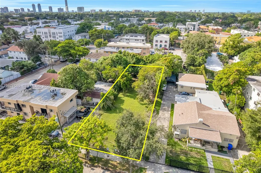1324 SW 5th St Miami, FL 33135