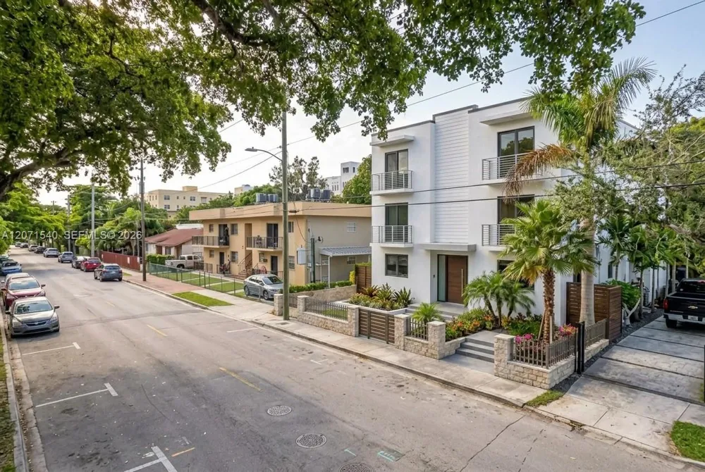 1324 SW 5th St Miami, FL 33135