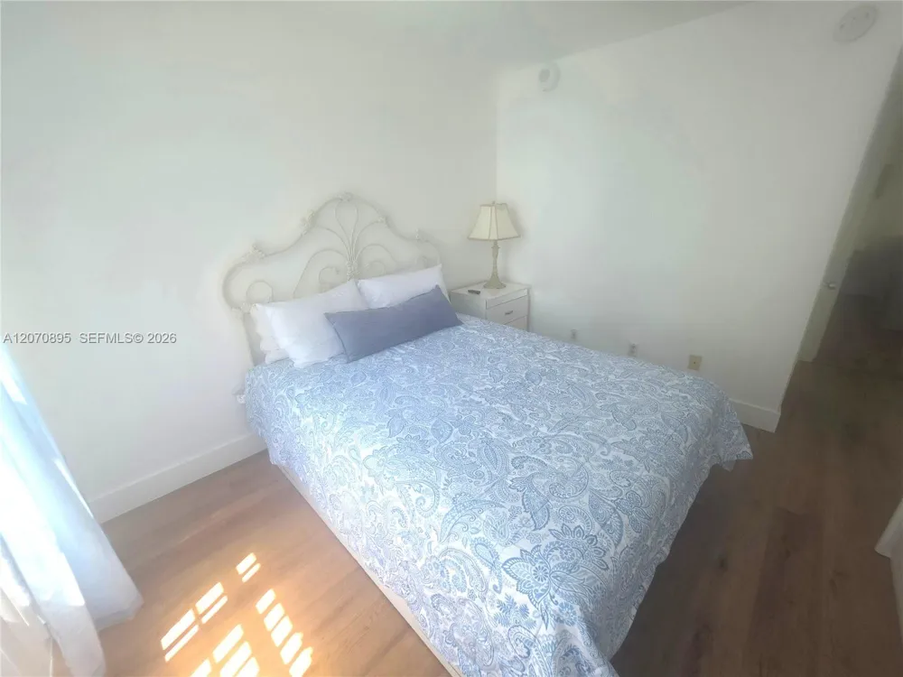 5151 Collins Ave #826 Miami Beach, FL 33140