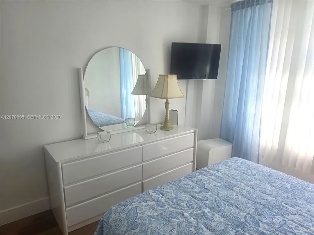5151 Collins Ave #826 Miami Beach, FL 33140