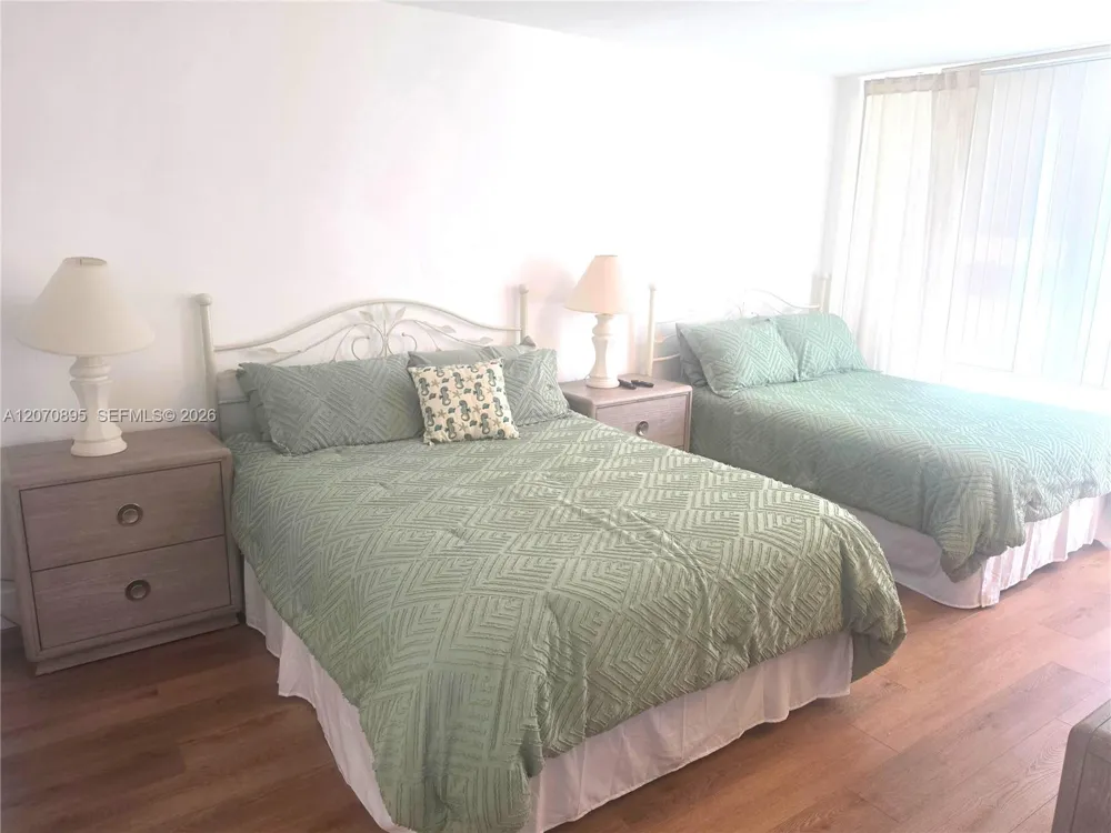 5151 Collins Ave #826 Miami Beach, FL 33140