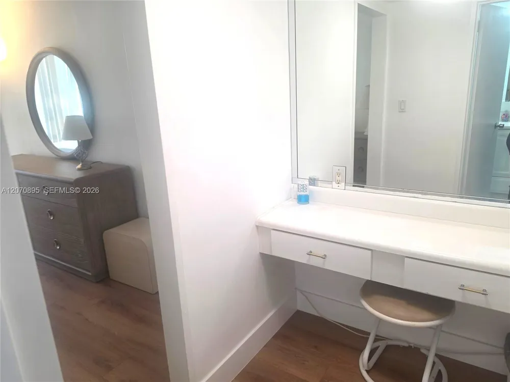 5151 Collins Ave #826 Miami Beach, FL 33140