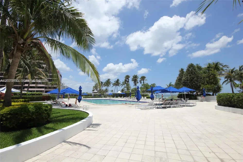 5151 Collins Ave #826 Miami Beach, FL 33140