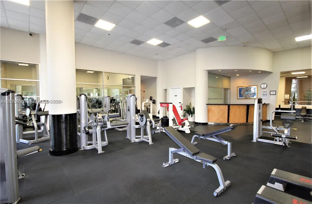 5151 Collins Ave #826 Miami Beach, FL 33140