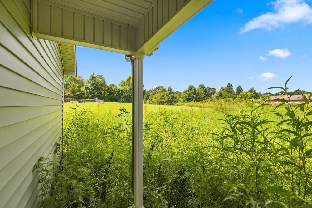 105 N B St Hillsboro, TN 37342