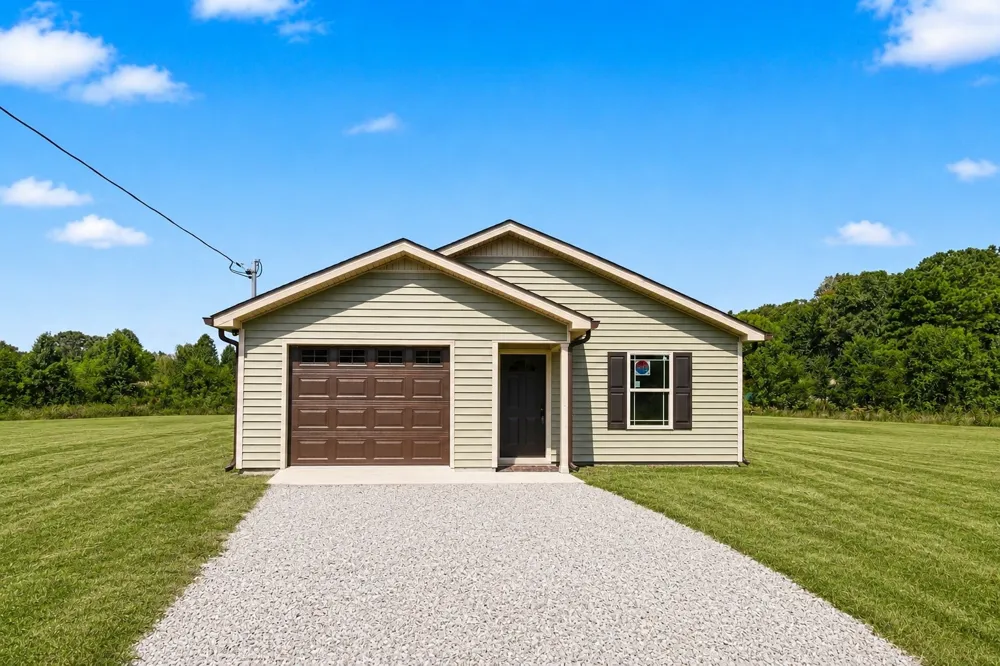 105 N B St Hillsboro, TN 37342