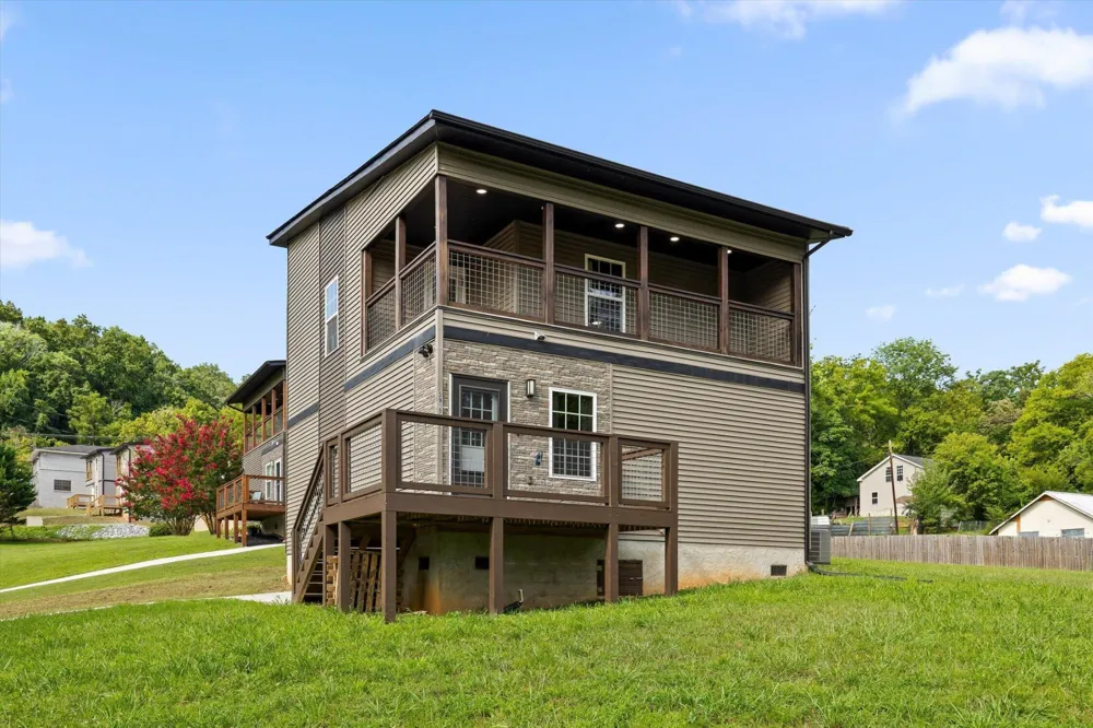 3915 Meadow Lane Chattanooga, TN 37406