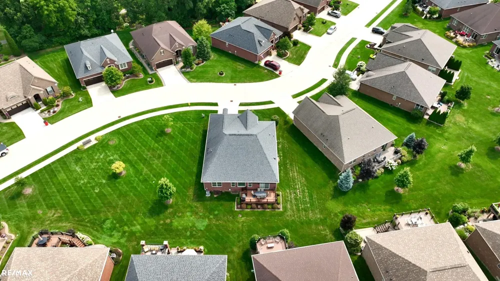 58773 Valley View Dr Drive Washington Township, MI 48094