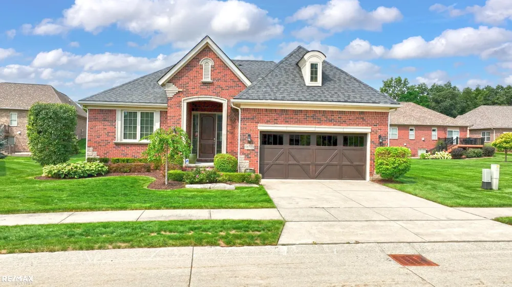 58773 Valley View Dr Drive Washington Township, MI 48094