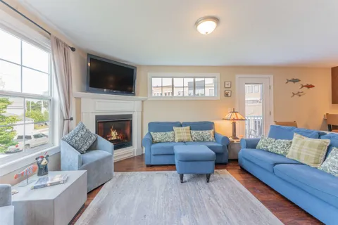 151 E Railroad Avenue