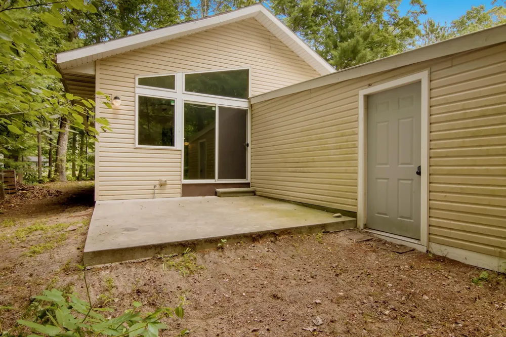 880 Cedar Trail Green Lake Township, MI 49643