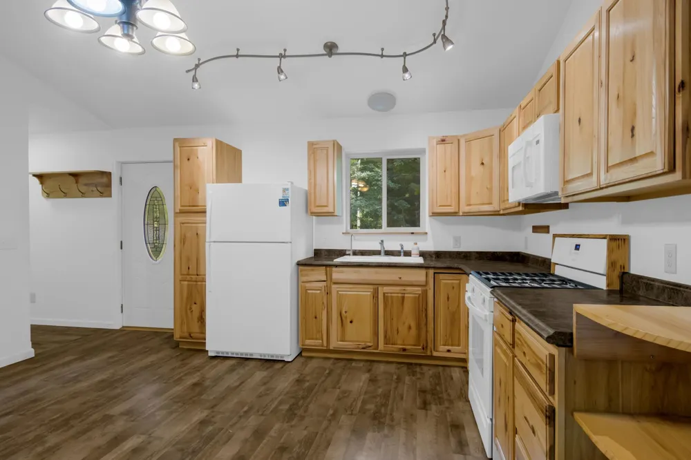 880 Cedar Trail Green Lake Township, MI 49643