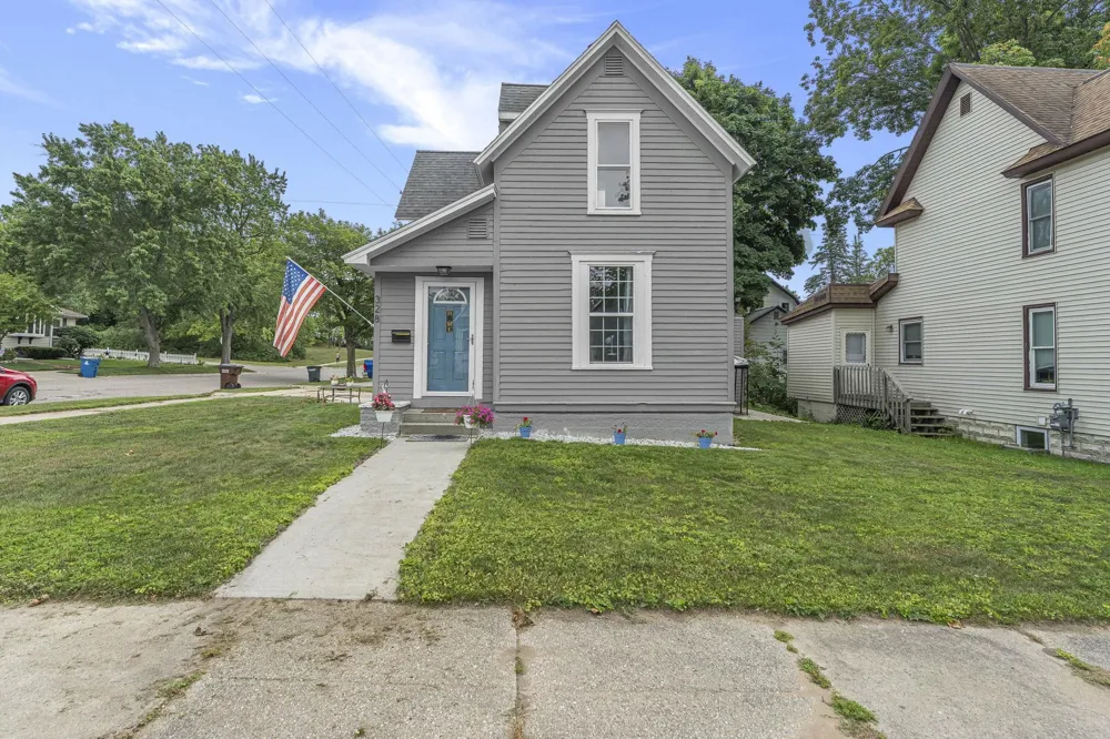 328 Howard Street Cadillac City, MI 49601
