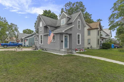 328 Howard Street