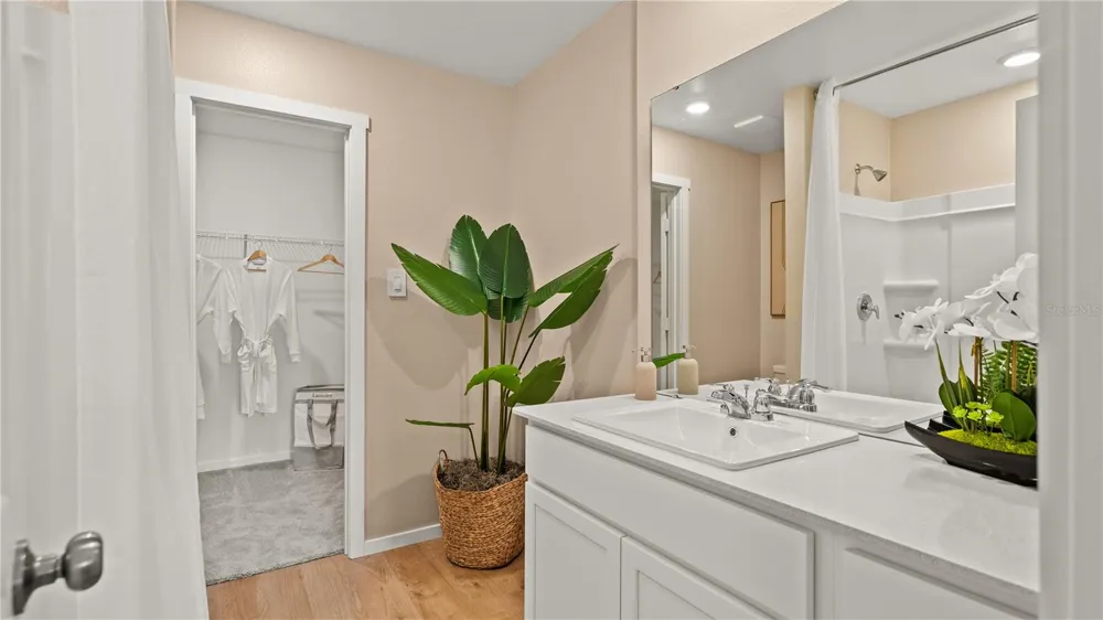 327 NOLA LANE Dundee, FL 33838