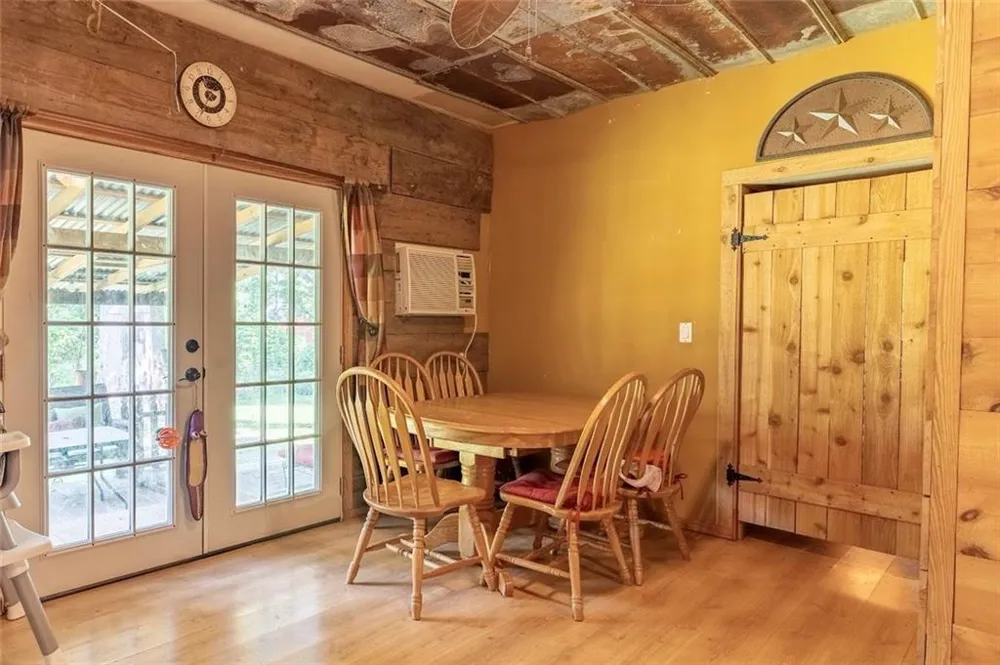 111 Willow Commerce, GA 30529