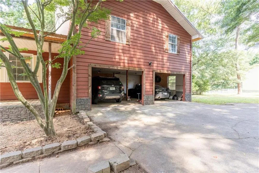 111 Willow Commerce, GA 30529