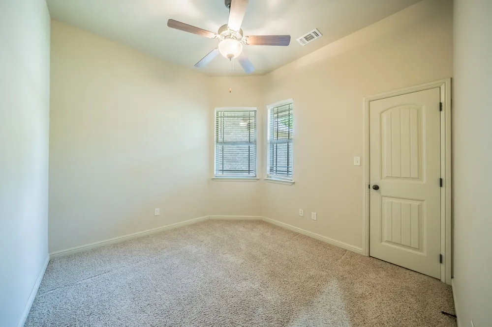 1812 Rockview Drive Granbury, TX 76049