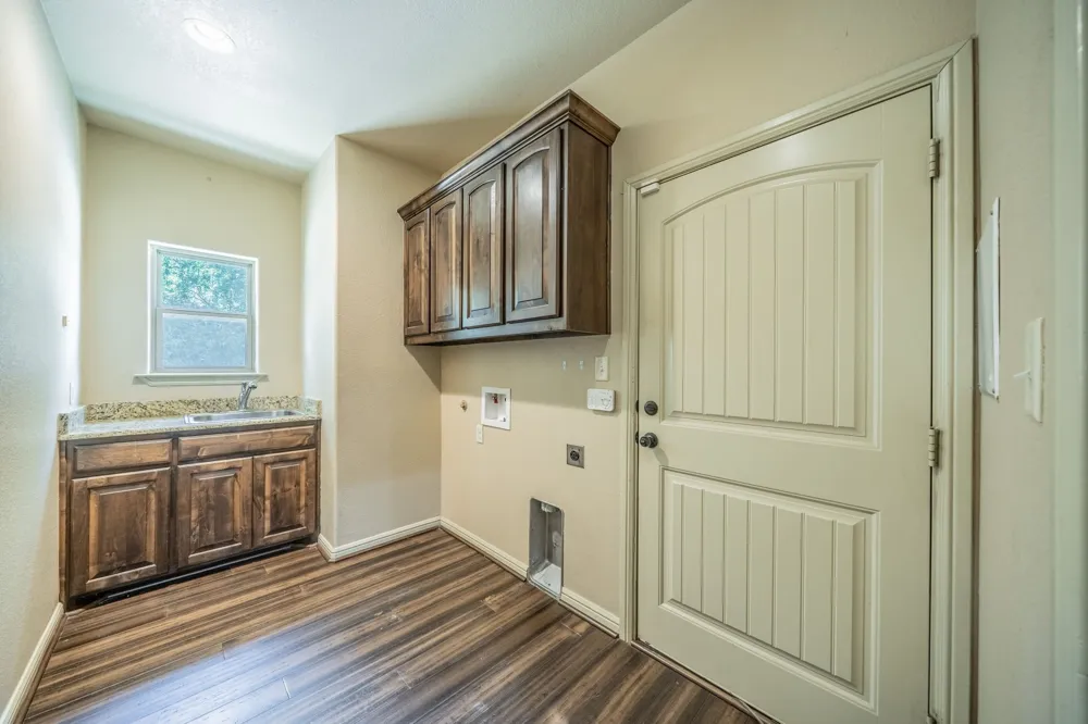 1812 Rockview Drive Granbury, TX 76049