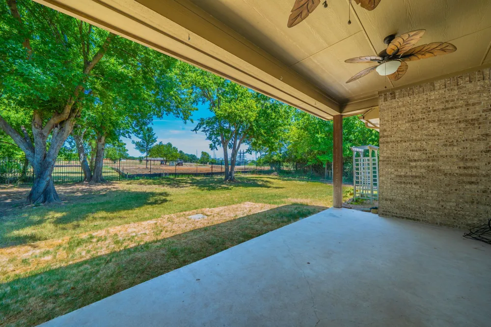 1812 Rockview Drive Granbury, TX 76049