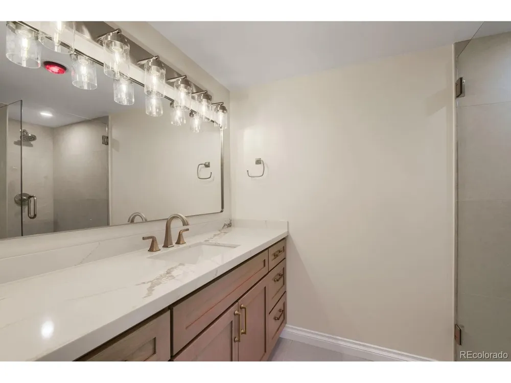7877 E Mississippi Avenue #706 Denver, CO 80247
