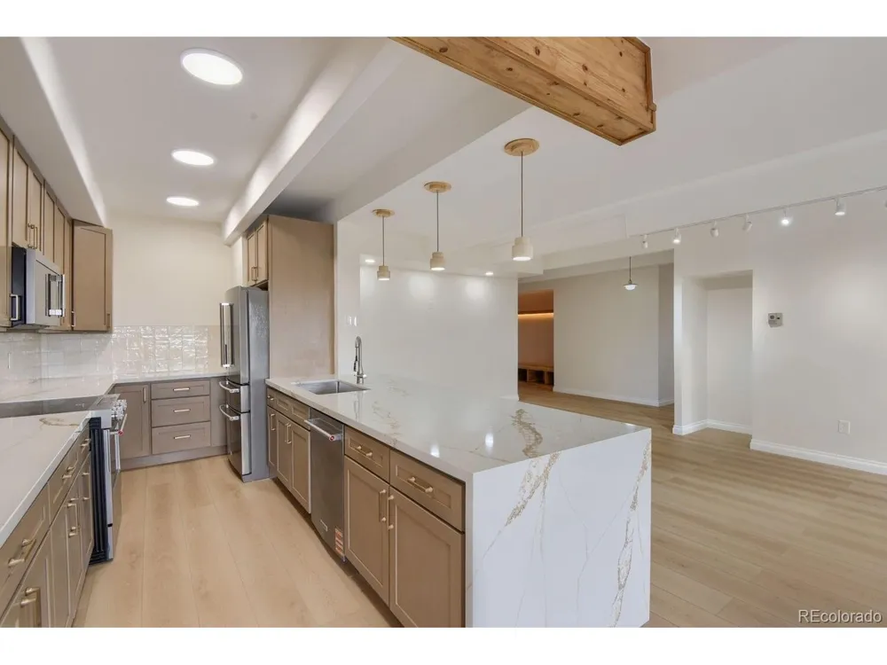 7877 E Mississippi Avenue #706 Denver, CO 80247